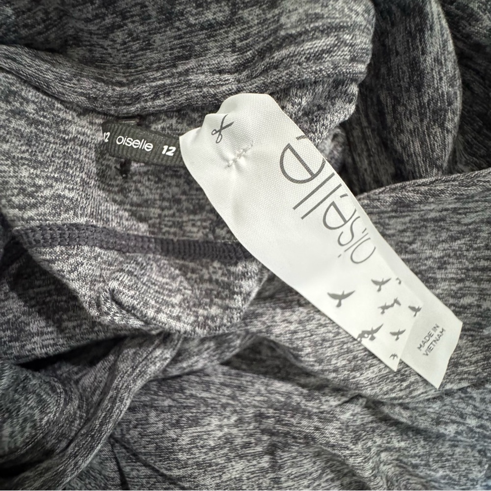 oiselle Grey Sleeveless Mock Neck Tank 12 - Picture 5 of 5